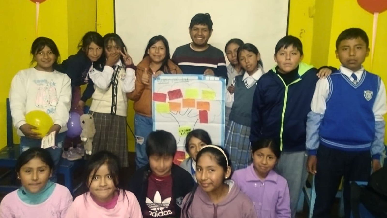 paucartambo-ninos-ninas-emisiones-radiales